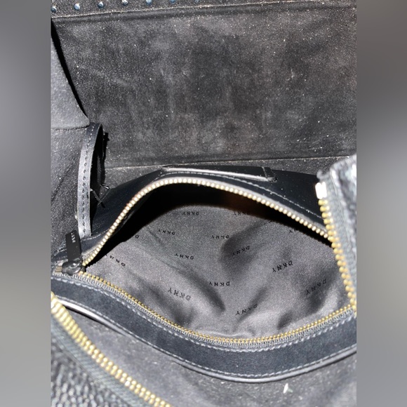GUC: A beautiful black leather DKNY tote - Picture 10 of 16